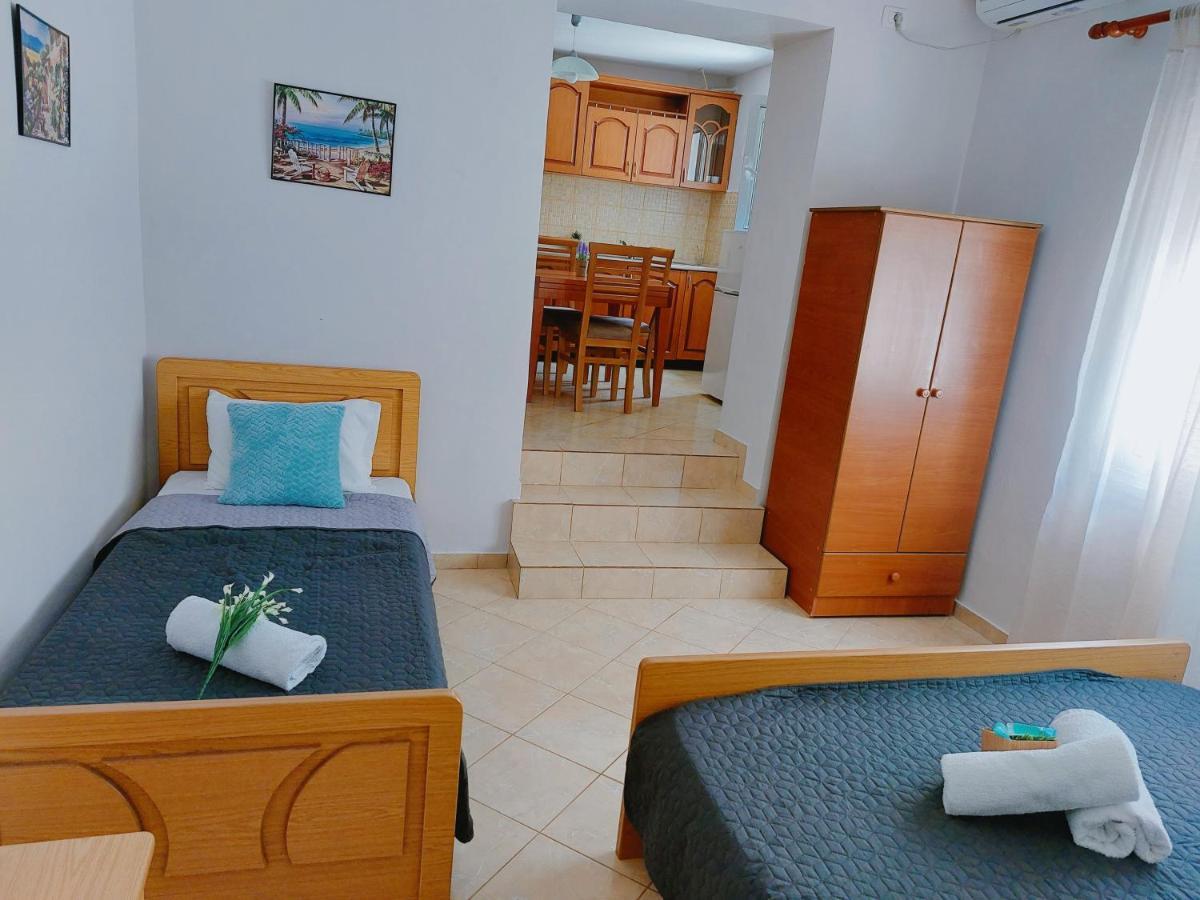 Orange Guest House Dhërmi Buitenkant foto
